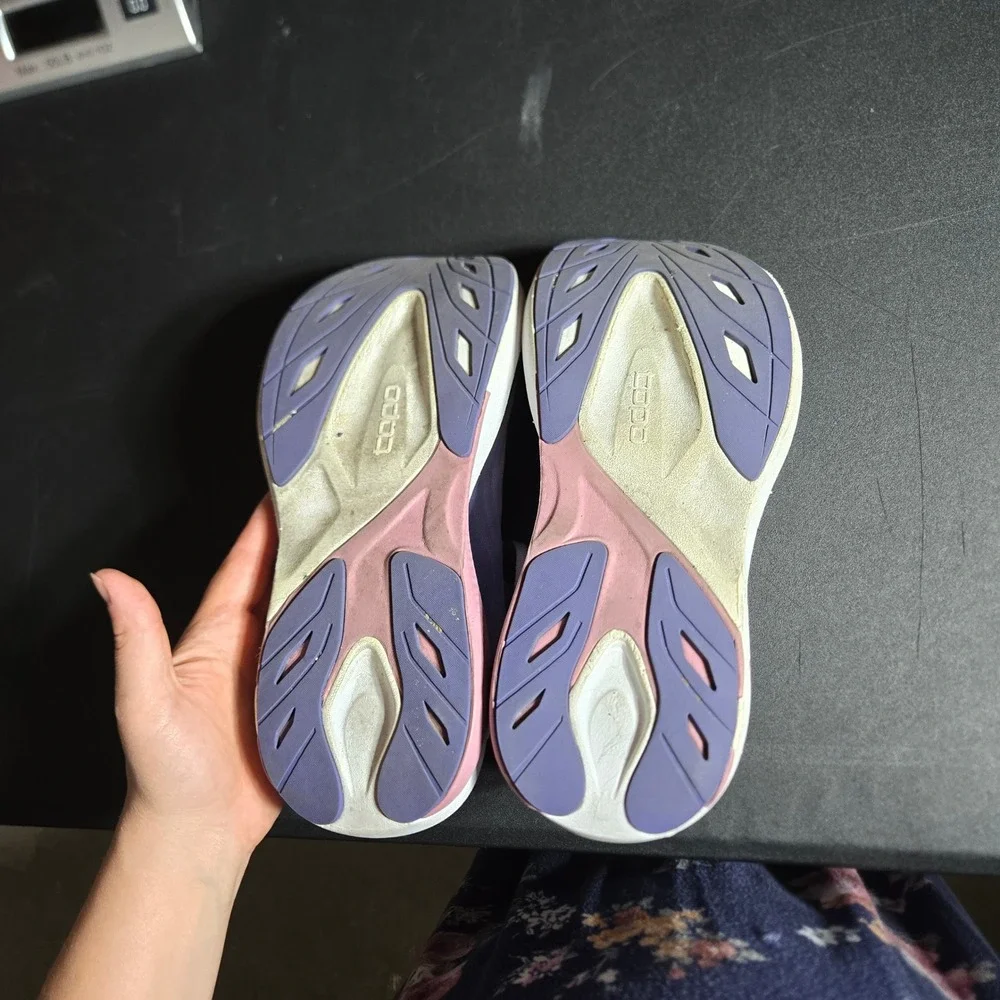 Topo athletic aura